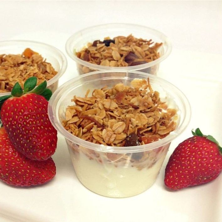 Natural Yoghurt with Crunchy Hazelnut Granola 120 ml (V)