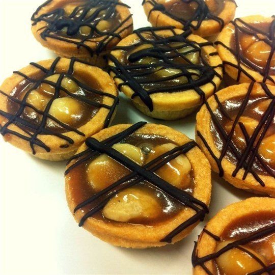Macadamia Caramel Tartlet