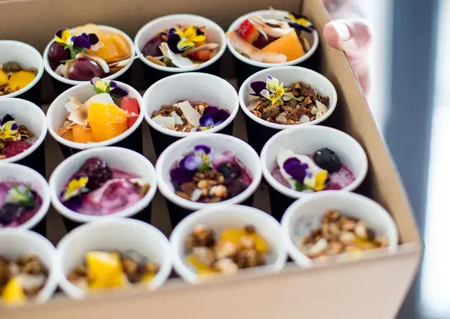 Nourish Box (Nourish Box: Large (24 Pieces))
