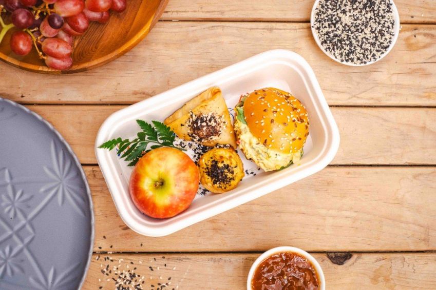 Feta and Spinach Triangle Tea Box