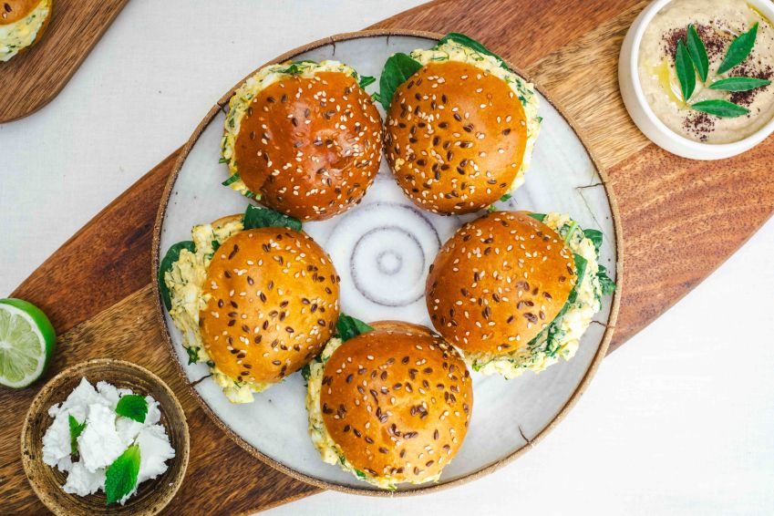 Petit Egg Bun