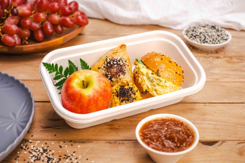 Feta and Spinach Triangle Tea Box