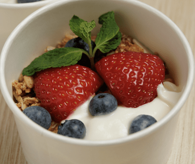 Crunchy Granola & Creamy Yoghurt Breakfast Pots 