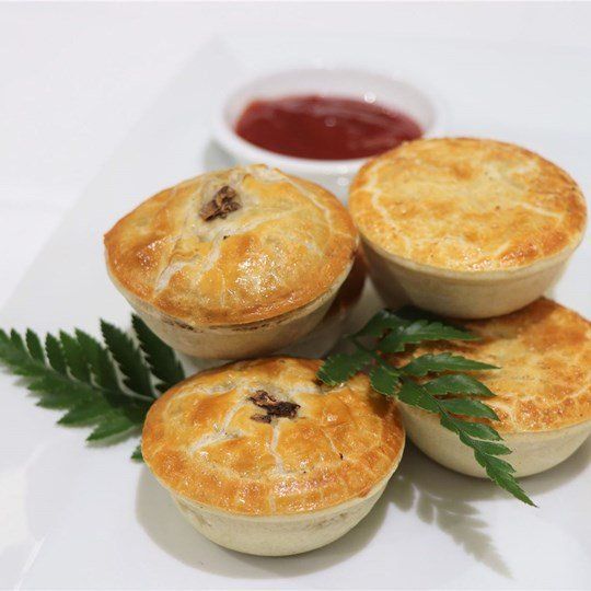 Gourmet Vegetarian Pie - with tomato sauce (VEG)