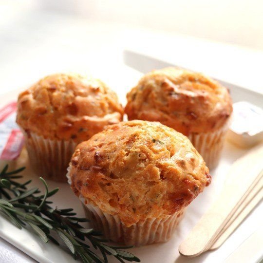 Savoury Cheese, Tomato & Basil Muffin with butter portion WARM