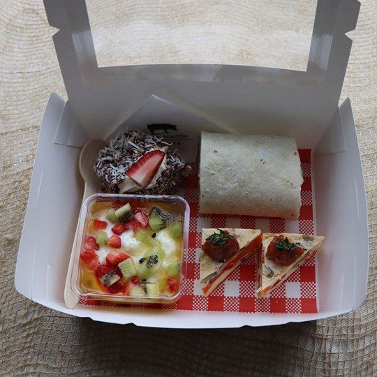 White Lunch Box 4