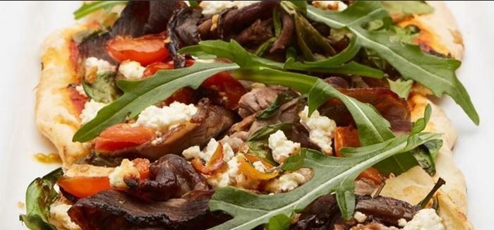 Roast beef, cherry tomato, red onion & tomato relish pizza