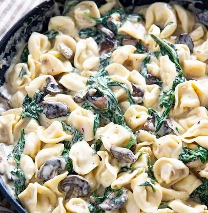 Creamy Tortellini with Spinach and Mushrooms ( Vegetarian)