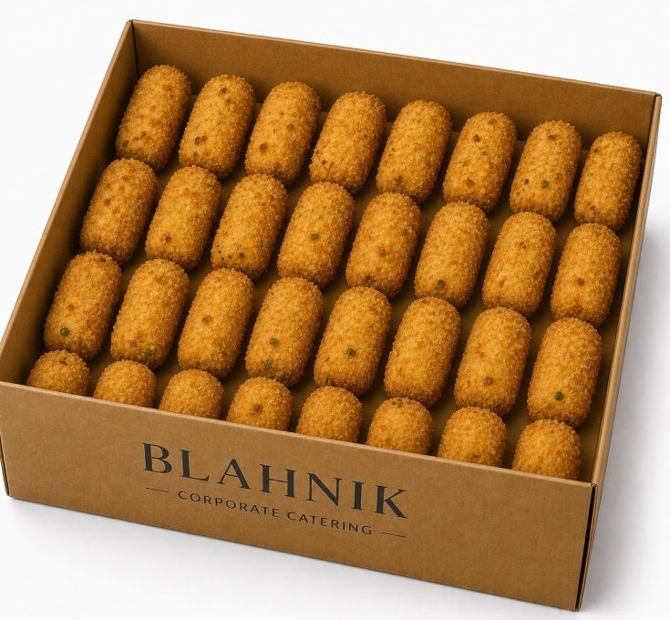 Mini Pea & prosciutto croquettes with aioli 