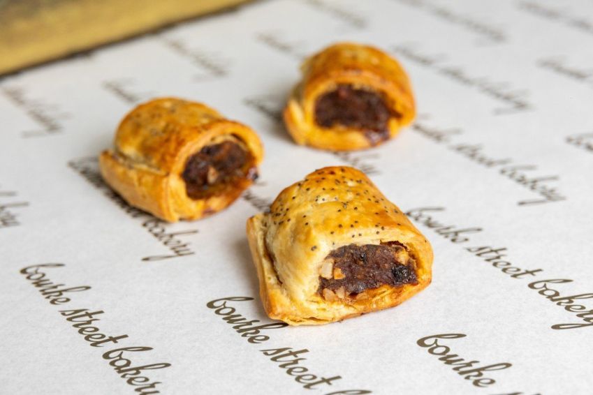 FROZEN MINI Lamb, Almond & Harissa S/Roll