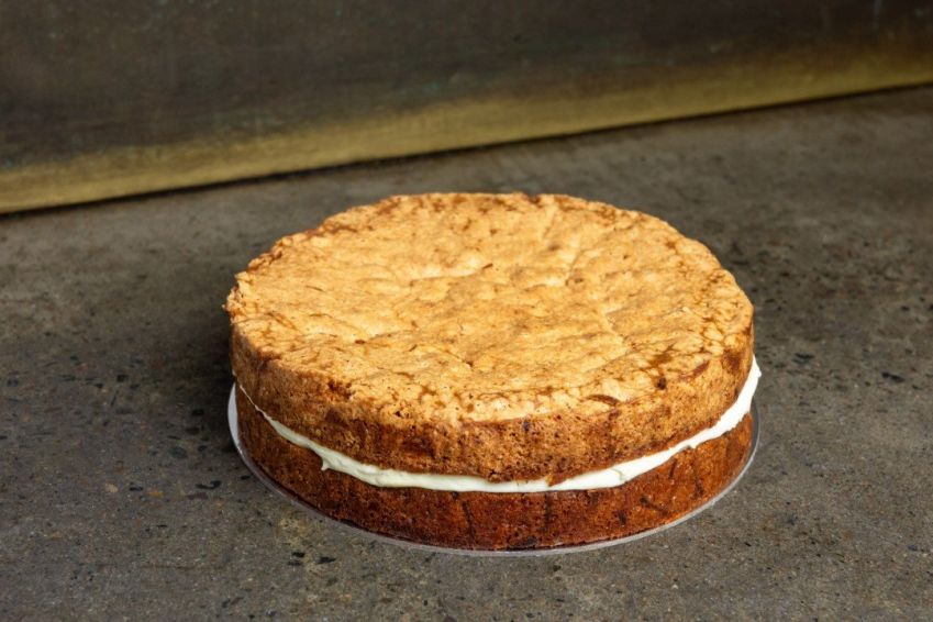 Large Carrot Cake