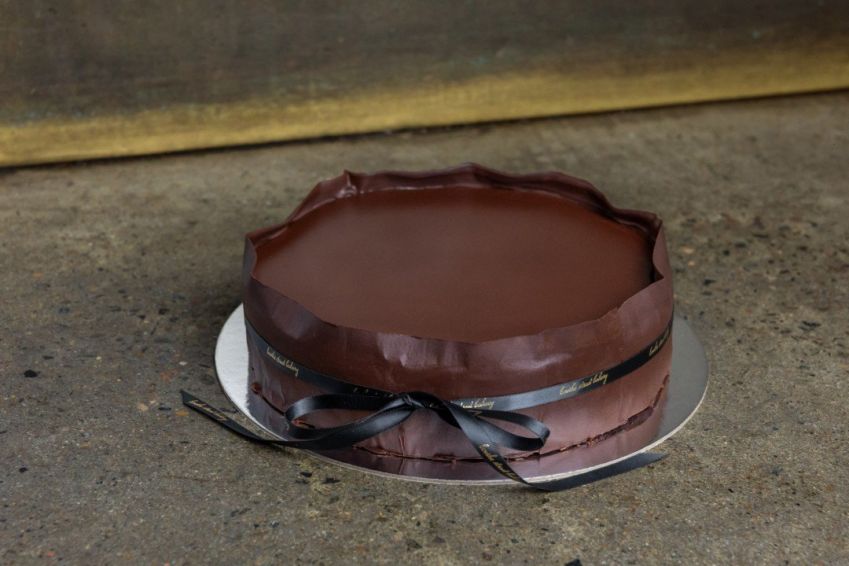 Large Flourless Chocolate Cake (with icing)