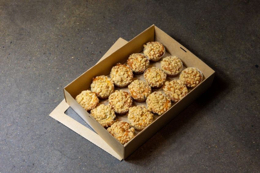 MINI Chocolate and Raspberry MINI Pear, Rhubarb and Oat Crumble Muffins