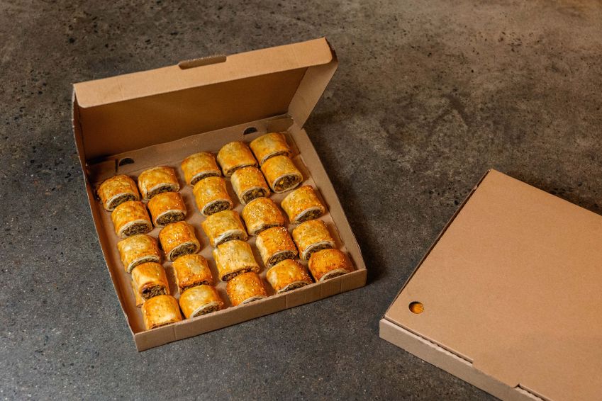 MINI Vegan Green Curry, Tofu and Veggie Sausage Roll (50 Pack)