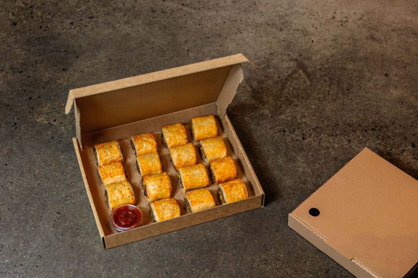 MINI Vegan Green Curry, Tofu and Veggie Sausage Roll (15 Pack)