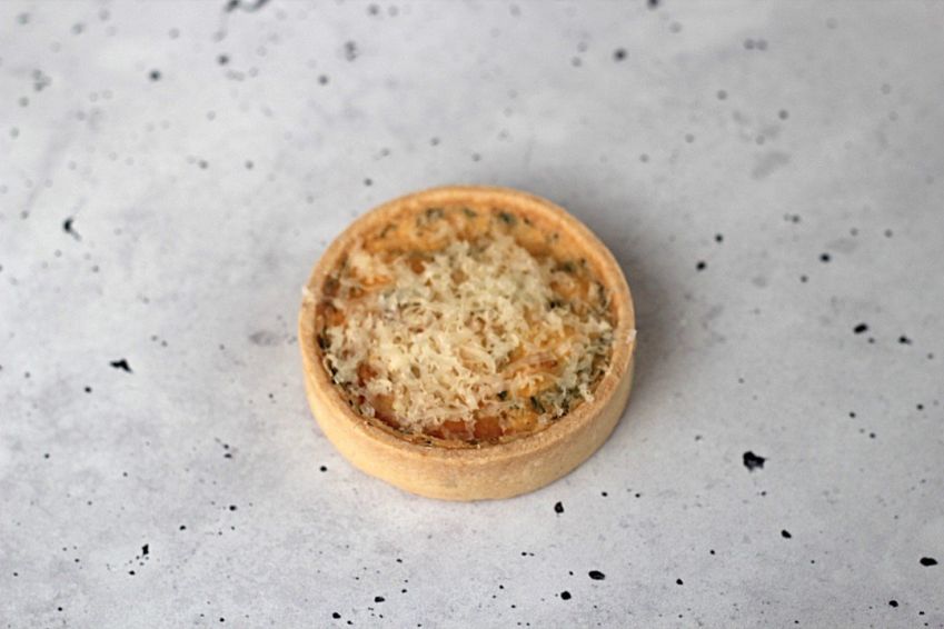 Bacon, gruyere, egg tartlet (DEL)