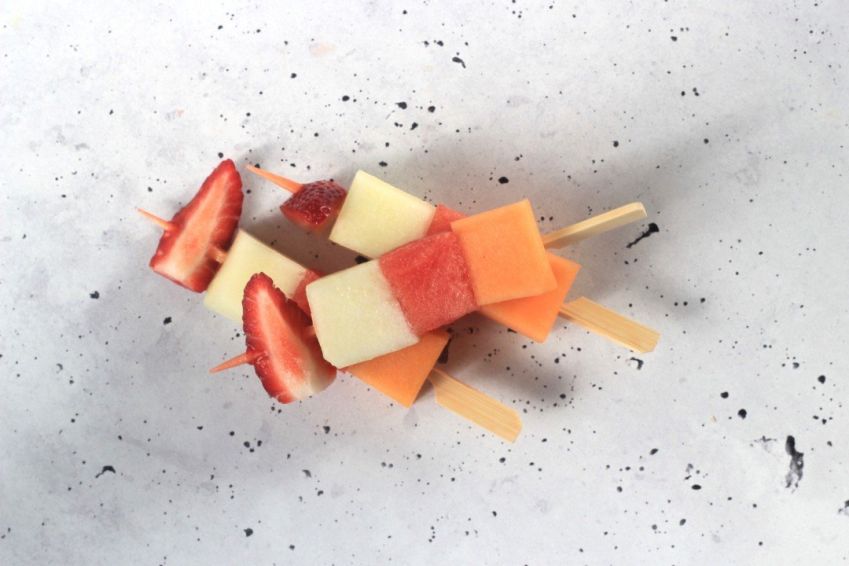 Fresh fruit skewer (DEL)