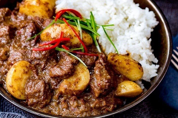 Walk 'n fork mini bowl - Beef Massaman curry