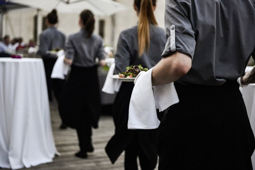 Staff - Wait Staff (WEEKEND)