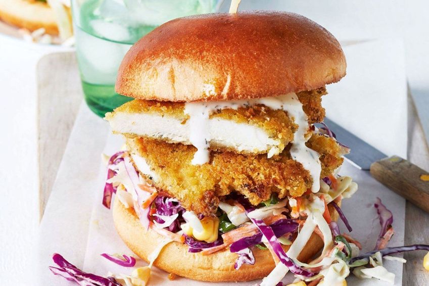 Burger - Chicken Schnitzel / Brioche  / mayo / slaw