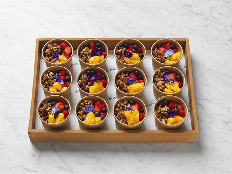 Organic granola breakfast pots (v)