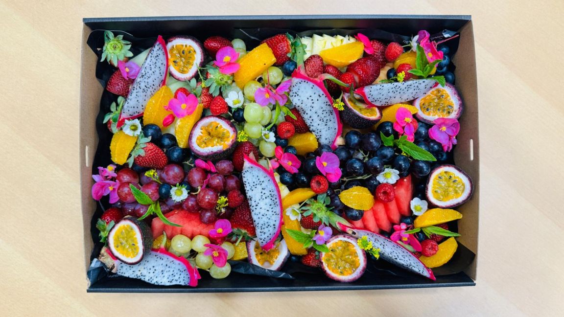 Seasonal fruit and berries platter (GF)(DF)(VG)