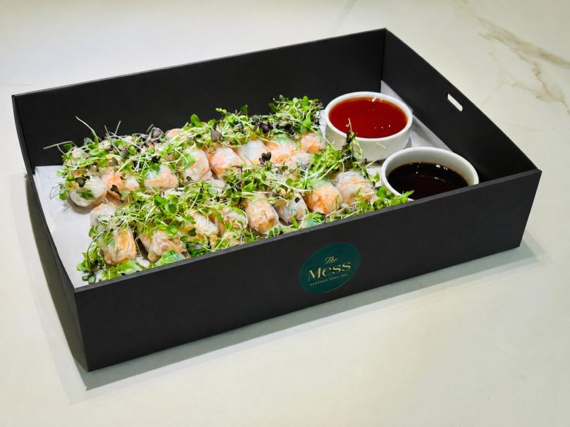Assorted rice paper rolls, sweet chilli sauce, aged soy (tofu, chicken, avocado) (GF, DF)( VG AVAILABLE) (30 PC)