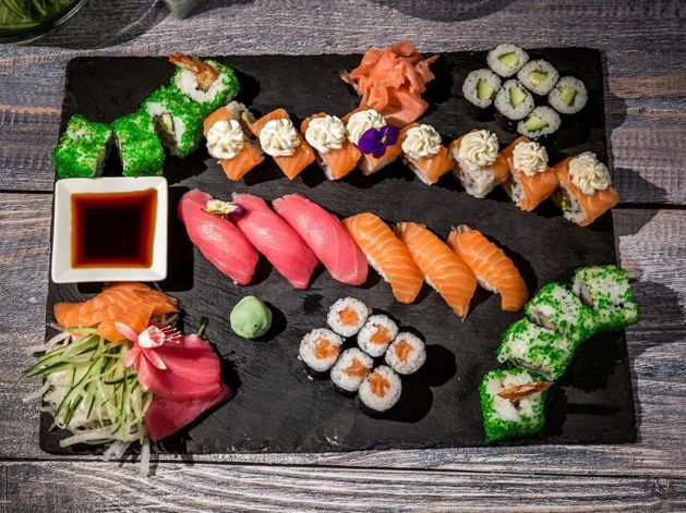 Sushi Sashimi Deluxe