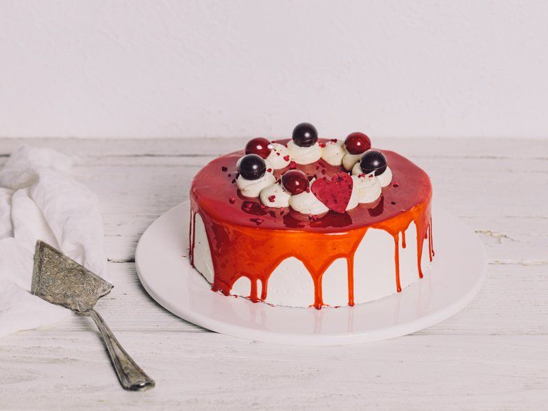 9" Cake - up to 10 people