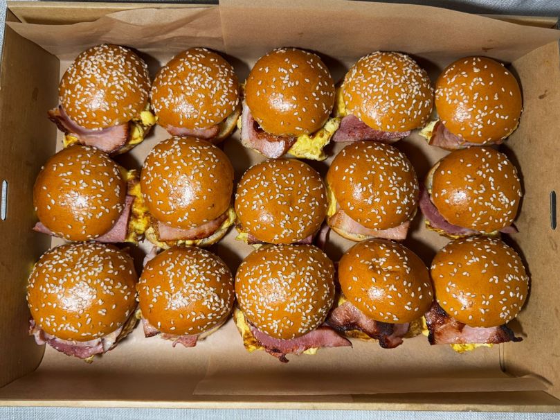Bacon & Scrambled Egg Slider (15)