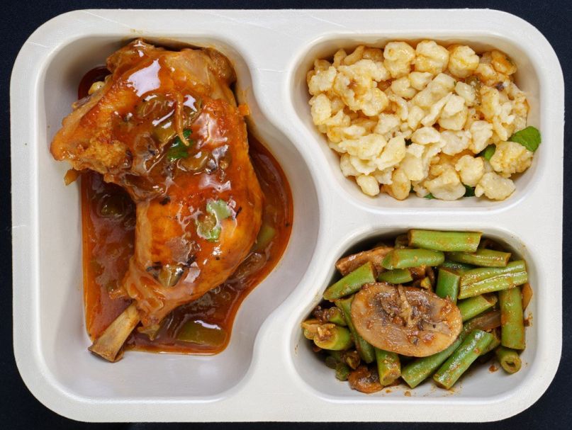 Frozen - Paprika roast chicken Maryland, sweet potato mash and green beans
