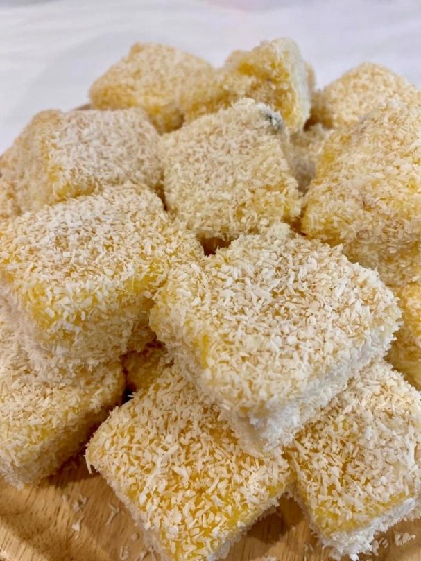 Lamington white chocolate and passionfruit