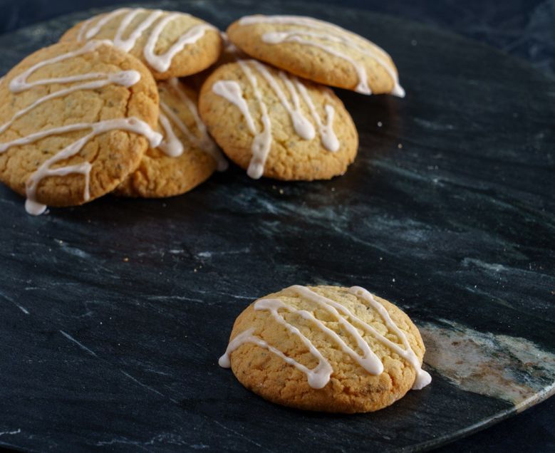 Lemon poppyseed cookie