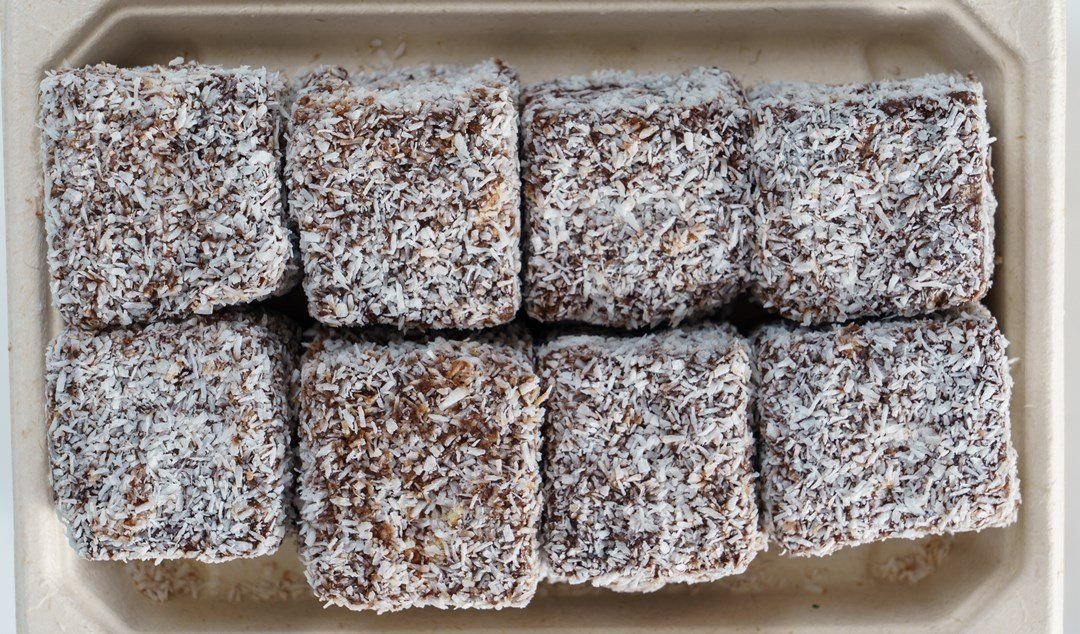 Traditional lamington