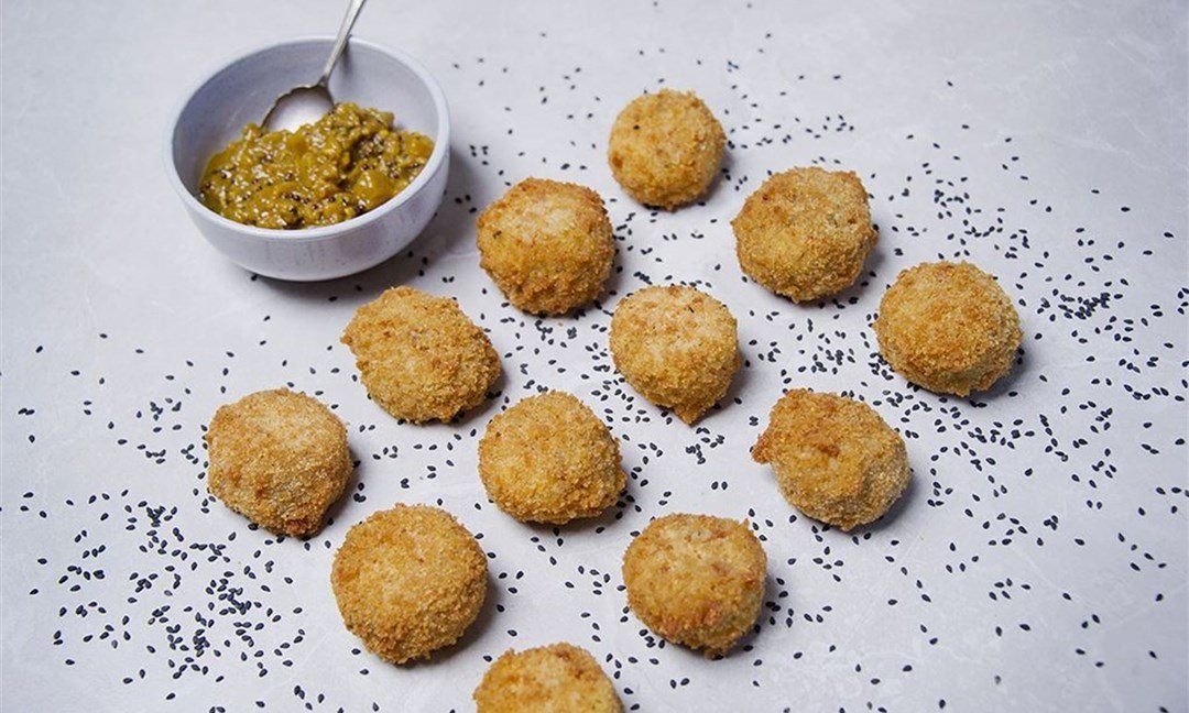 Vegetable, pecorino, thyme risotto cakes, hot apple chutney (V) (G) *