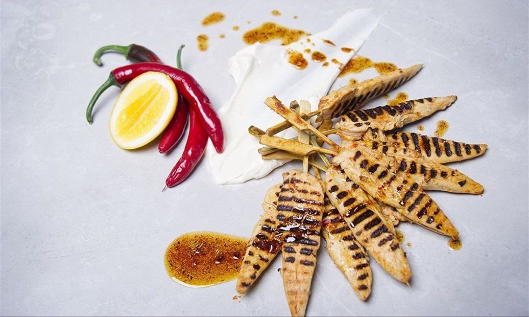 Chargrilled chicken skewers, peri peri, preserved lemon aioli (G)* (1)