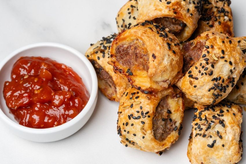 Pork & fennel sausage rolls, tomato sauce *