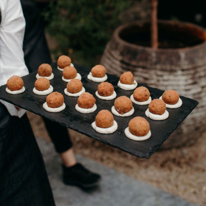 Mushroom arancini, truffle mayonnaise v (Box of 30)