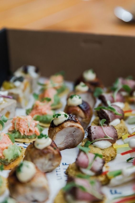 Signature Box (80x canapes total, 5x flavours)