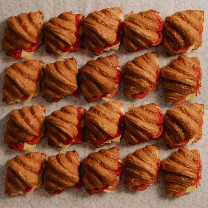 Mini Tomato + Cheese Croissant Box 20p 