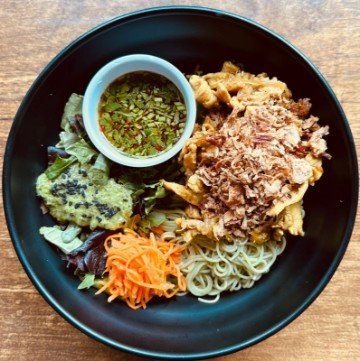 Large Vermicelli Salad - Turmeric Chicken (GF) (DF) (Contains Nuts)