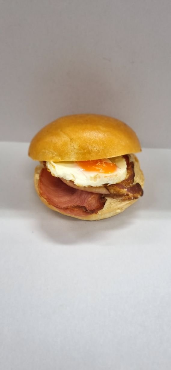 BNGS - Milk Bun - Bacon, Egg & Siracha Mayo