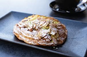 Regular Pistachio Almond & raspberry Croissant