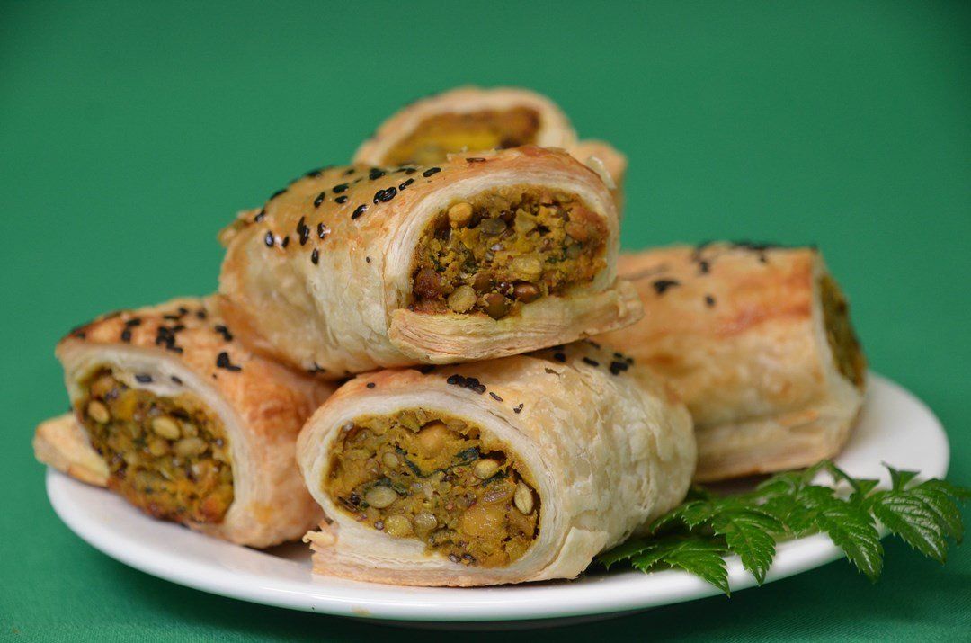Spiced cauliflower, lentil pastry roll