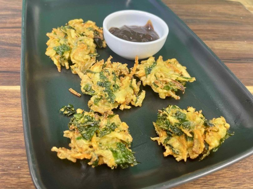 Pakora, mango chutney