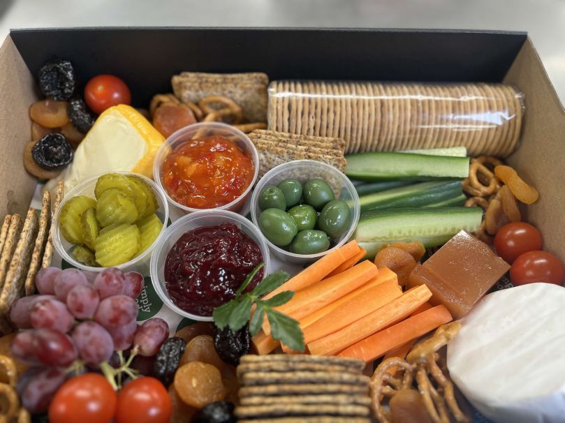 Vegetarian antipasto platter box per person 
