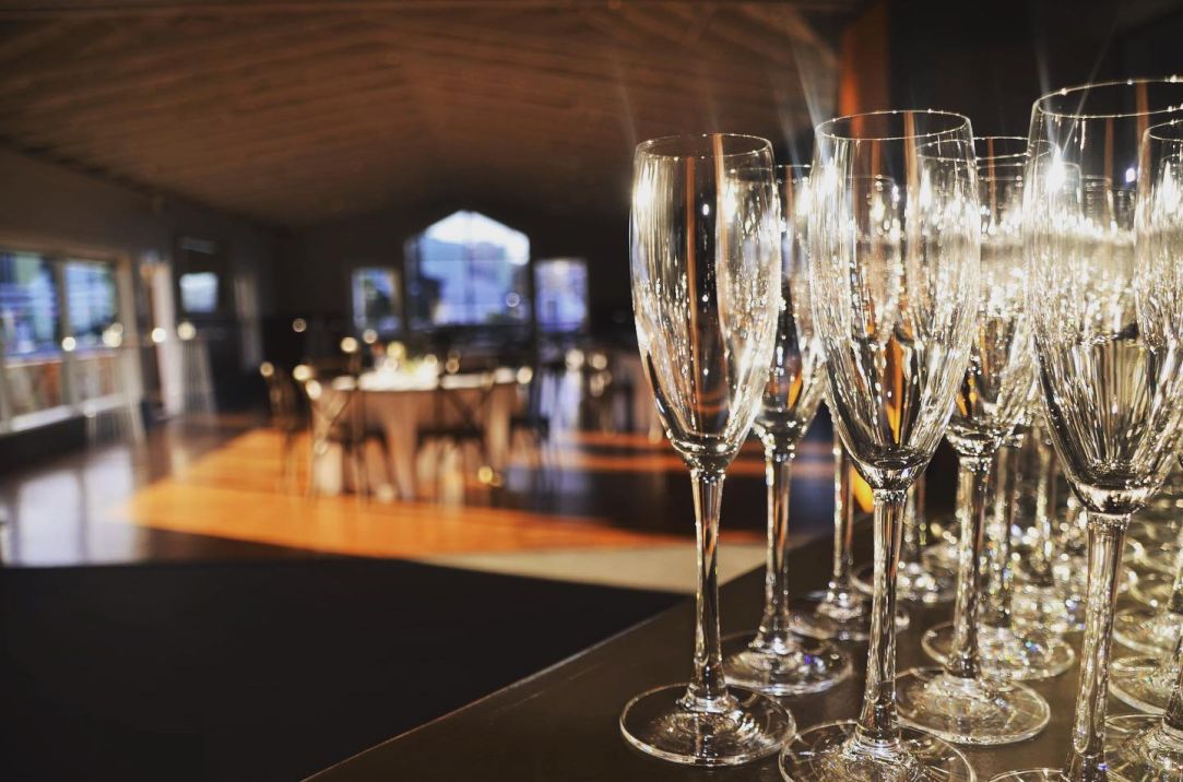 Flutes for bubbles, hire