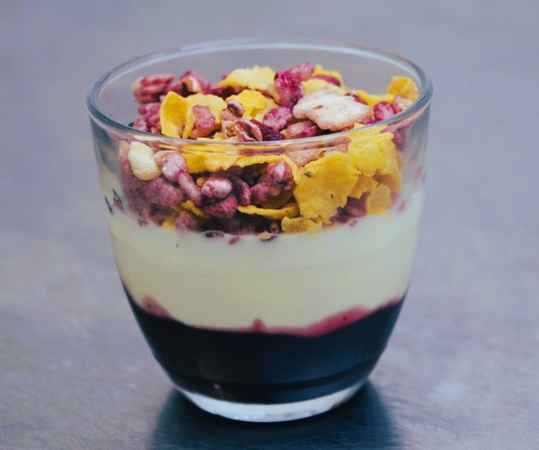Muesli, yoghurt cup, fruit compote