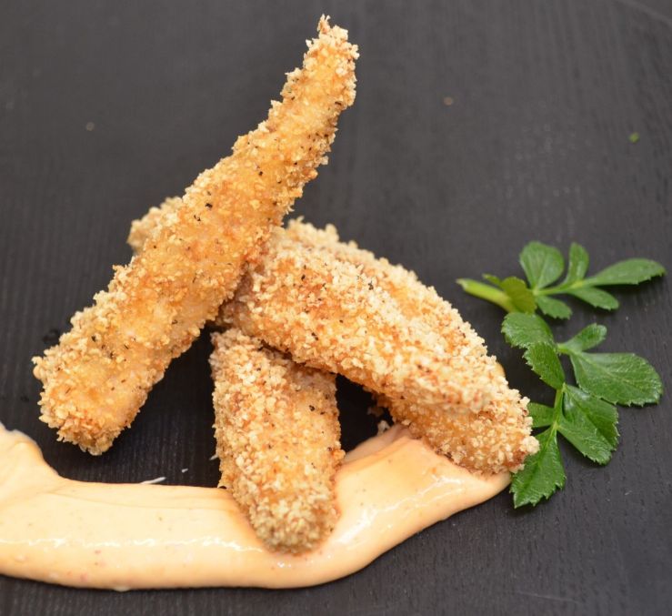 Chicken tender, crumbed, canapé, siracha aioli