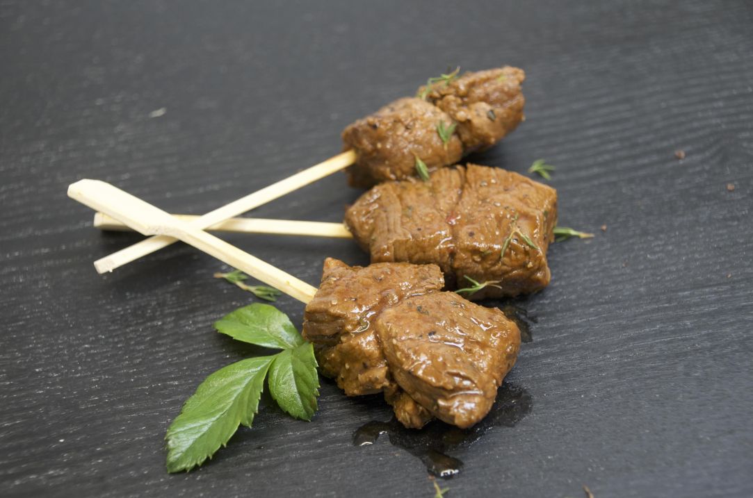 Teriyaki beef canapé skewer, kewpie mayo